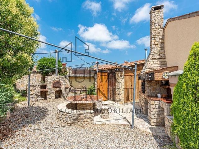 Chalet, Botarell