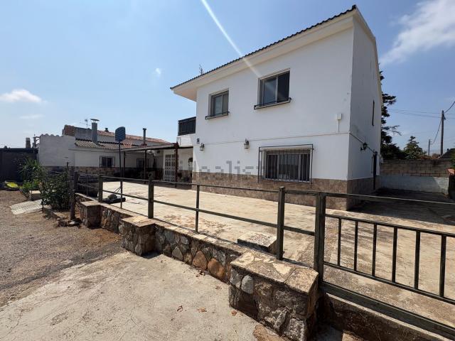 Chalet, Botarell