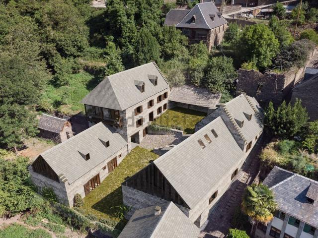 Chalet, Bausen