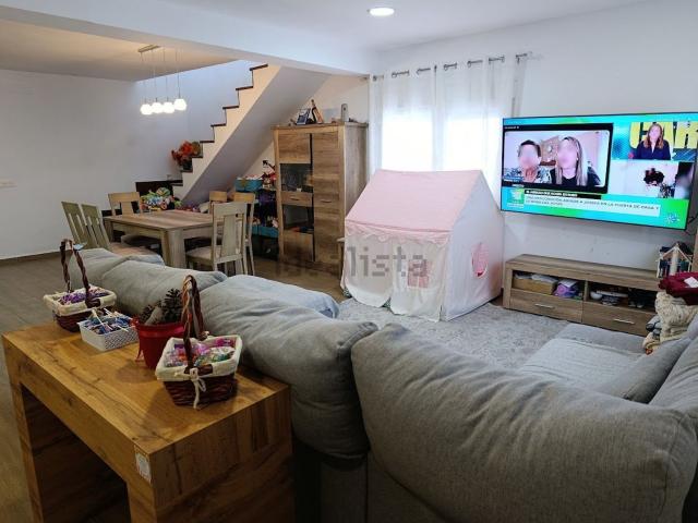 Chalet, Baza