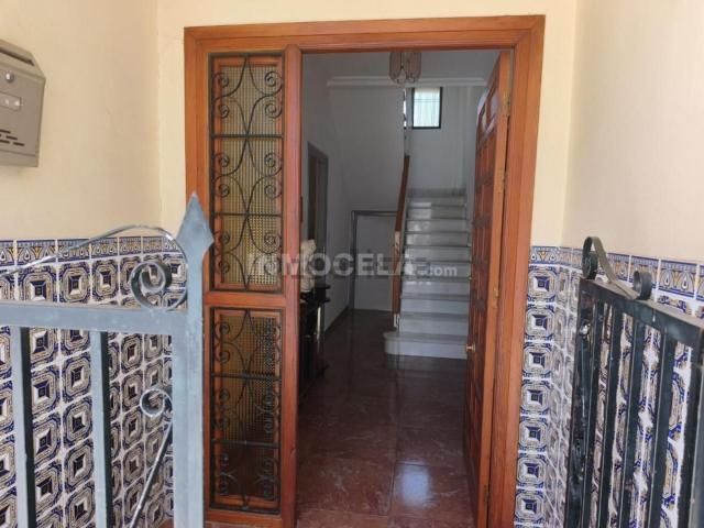 Chalet, Baza