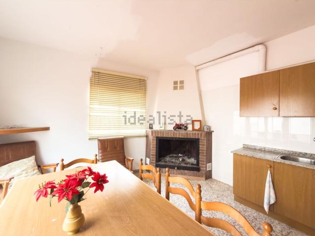 Chalet, Baza