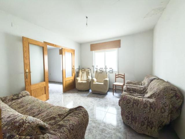 Chalet, Baza