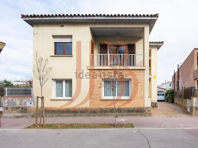 Chalet, Banyoles