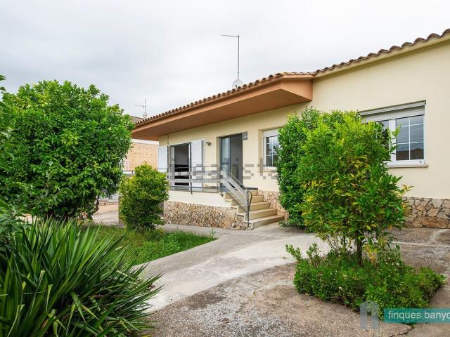 Chalet, Banyoles