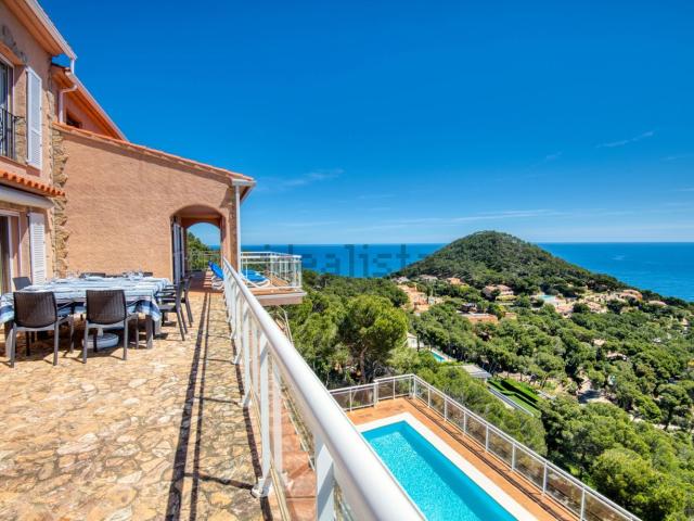Chalet, Begur