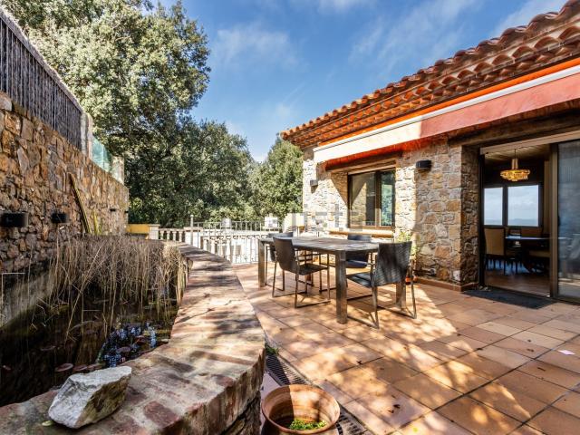Chalet, Begur
