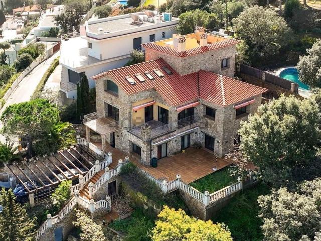 Chalet, Begur