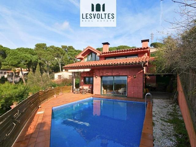 Chalet, Begur