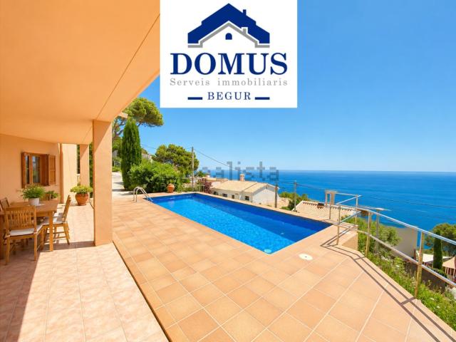 Chalet, Begur