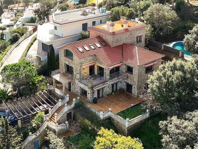 Chalet, Begur