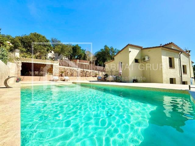 Chalet, Begur