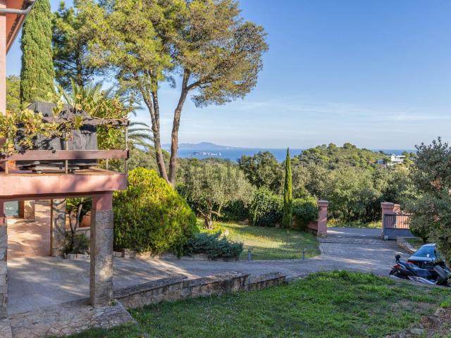 Chalet, Begur