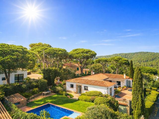 Chalet, Begur