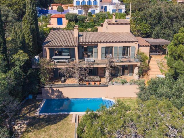 Chalet, Begur