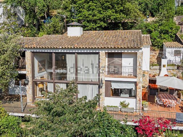 Chalet, Begur