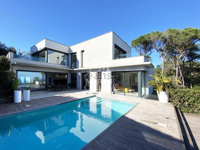Chalet, Begur