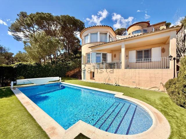 Chalet, Begur