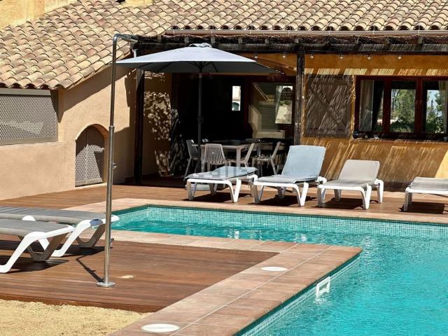 Chalet, Begur