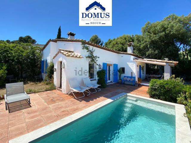 Chalet, Begur