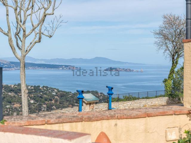 Chalet, Begur