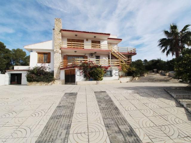 Chalet, Bellvei