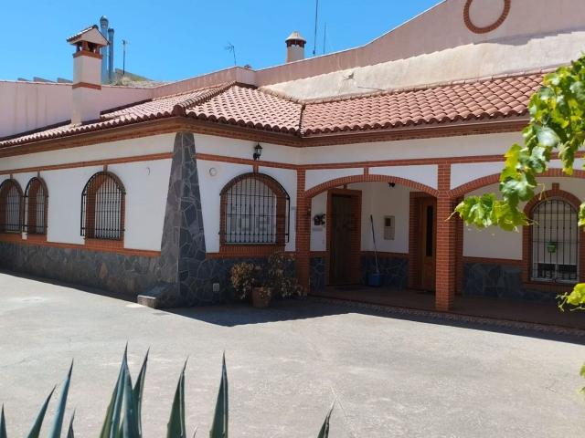 Chalet, Benalua de Guadix