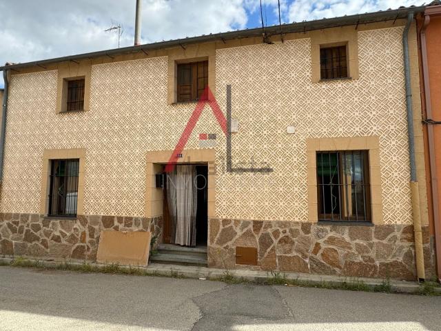 Chalet, Bernardos