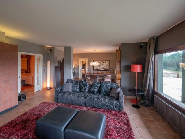Chalet, Bescanó
