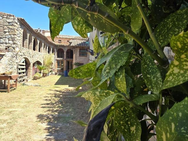 Chalet, Bescanó