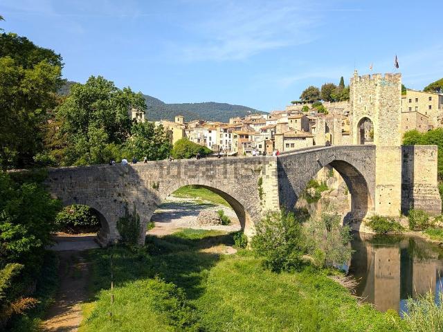 Chalet, Besalú