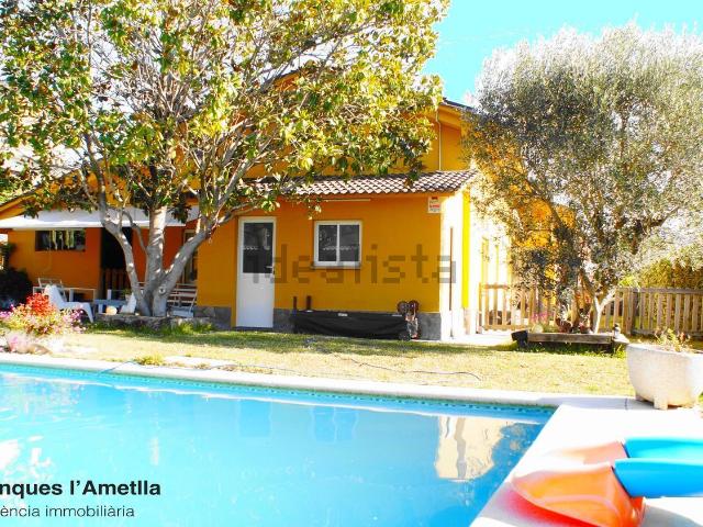 Chalet, Bigues i Riells