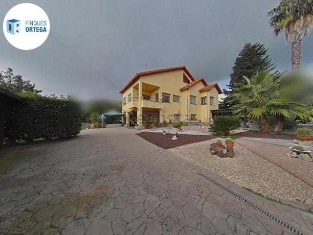 Chalet, Bigues i Riells