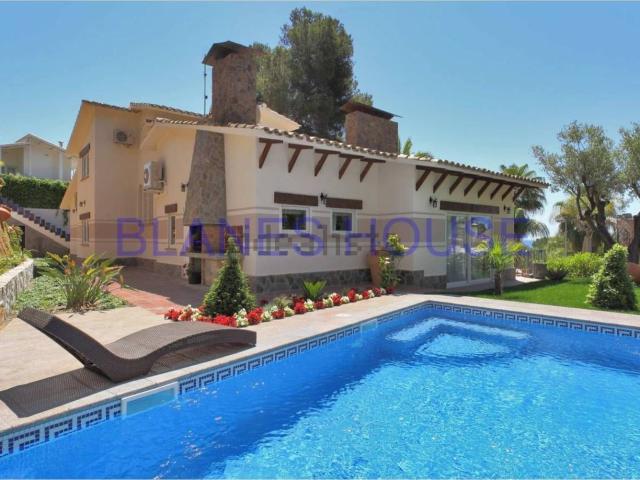 Chalet, Blanes