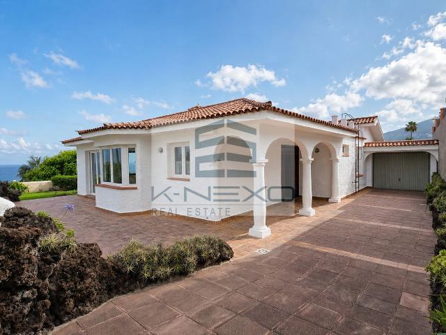 Chalet Bungalow una sola planta con jardín, garaje y vistas en La Orotava