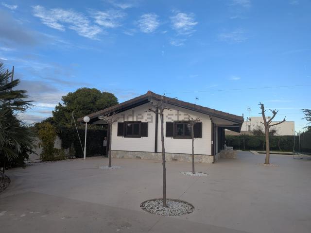 Chalet, Burriana