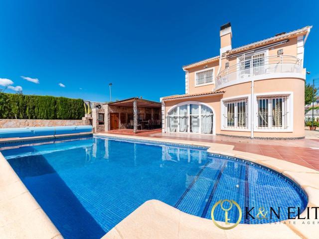 Chalet, Gata de Gorgos