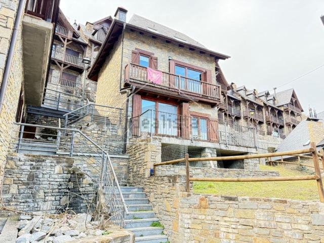 Chalet, Gausac