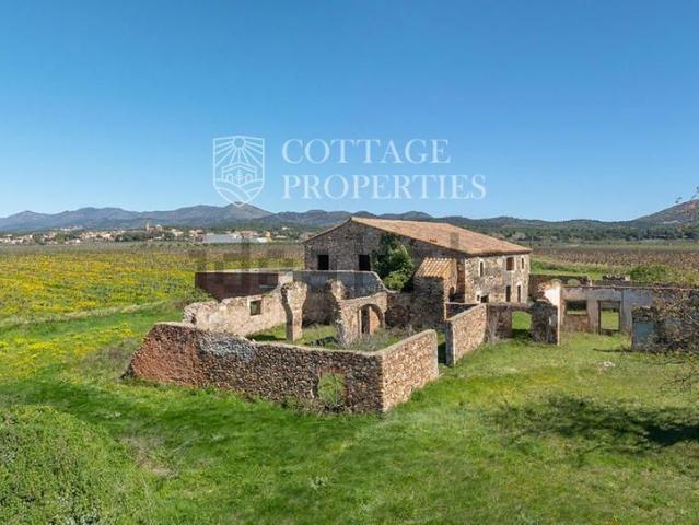 Chalet, Garriguella