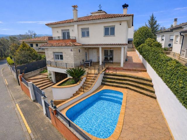 Chalet, Girona