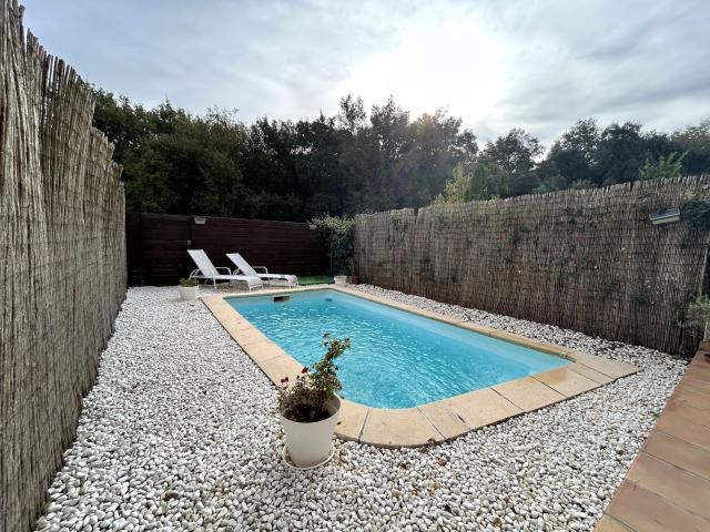 Chalet, Girona