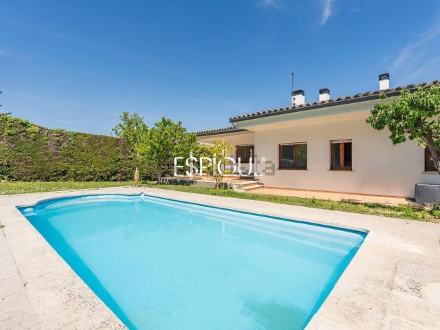 Chalet, Girona