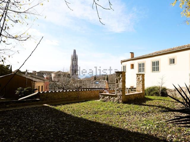 Chalet, Girona
