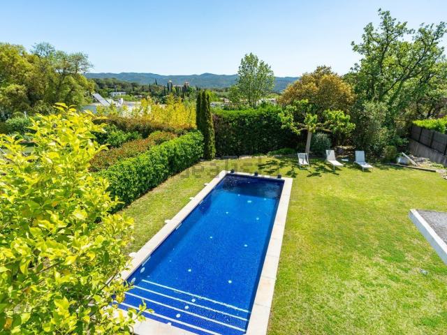 Chalet, Girona