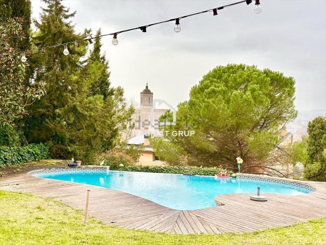 Chalet, Girona