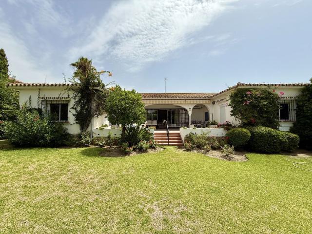 Chalet, Guadalmina Alta, Marbella