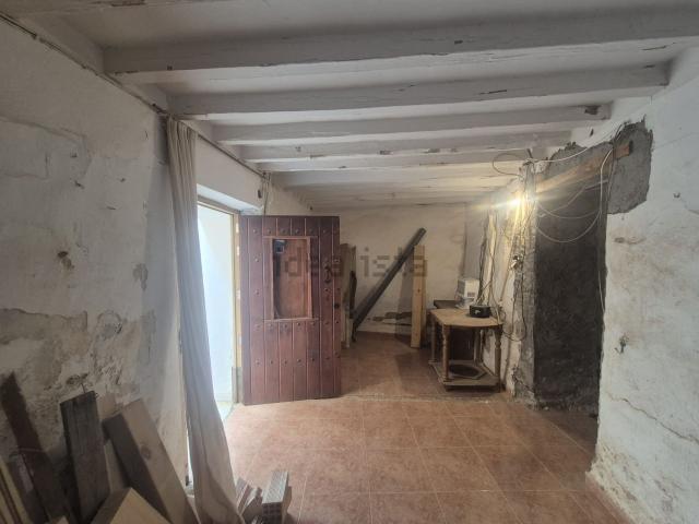 Chalet, Guaro