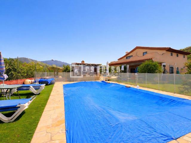 Chalet, Guaro