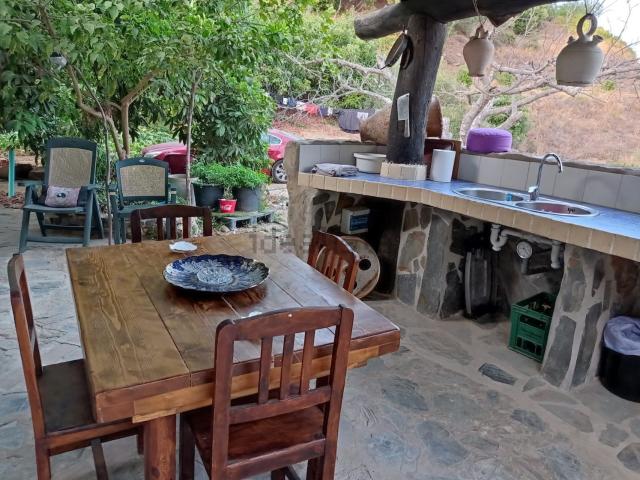 Chalet, Guaro