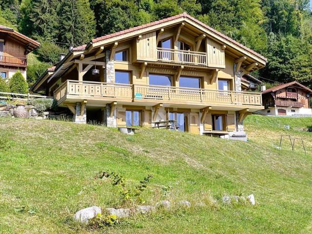 Chalet d’Exception face au Mont Blanc – Calme absolu à 2 minutes de Sallanches